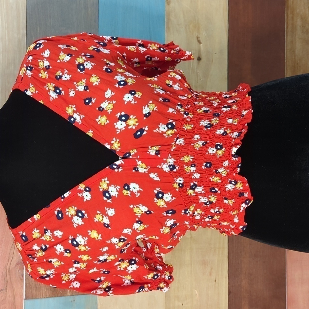 Size 4 floral crop top faithfull the brand